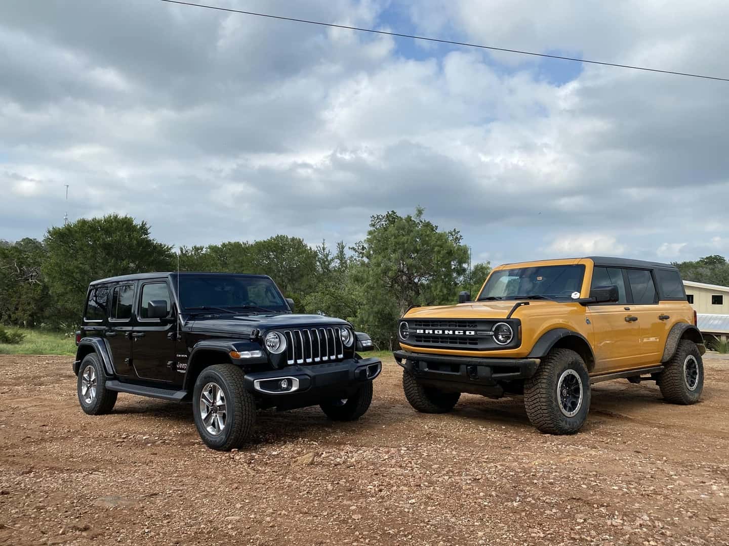 2021 Jeep Wrangler and Ford Bronco pack view
