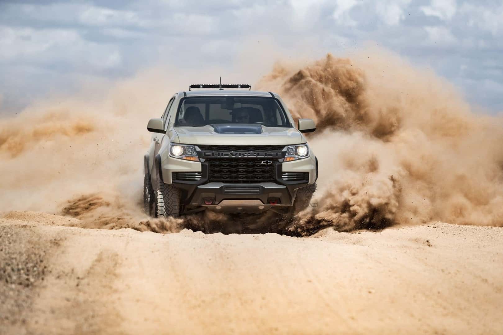 The Impressive 2021 Chevrolet Colorado, Blowing Off Powerful Dust Clouds