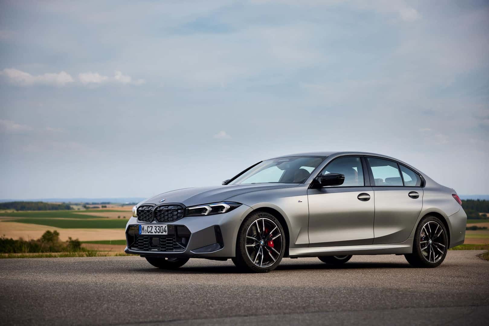 2022 BMW M340 gray side profile