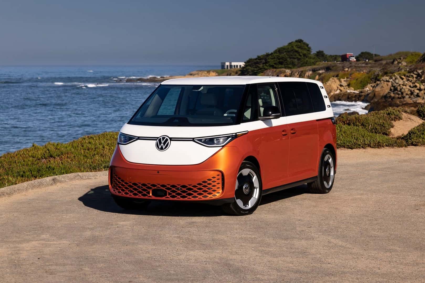 2025 Volkswagen ID. Buzz in Energetic Orange Metallic and Candy White