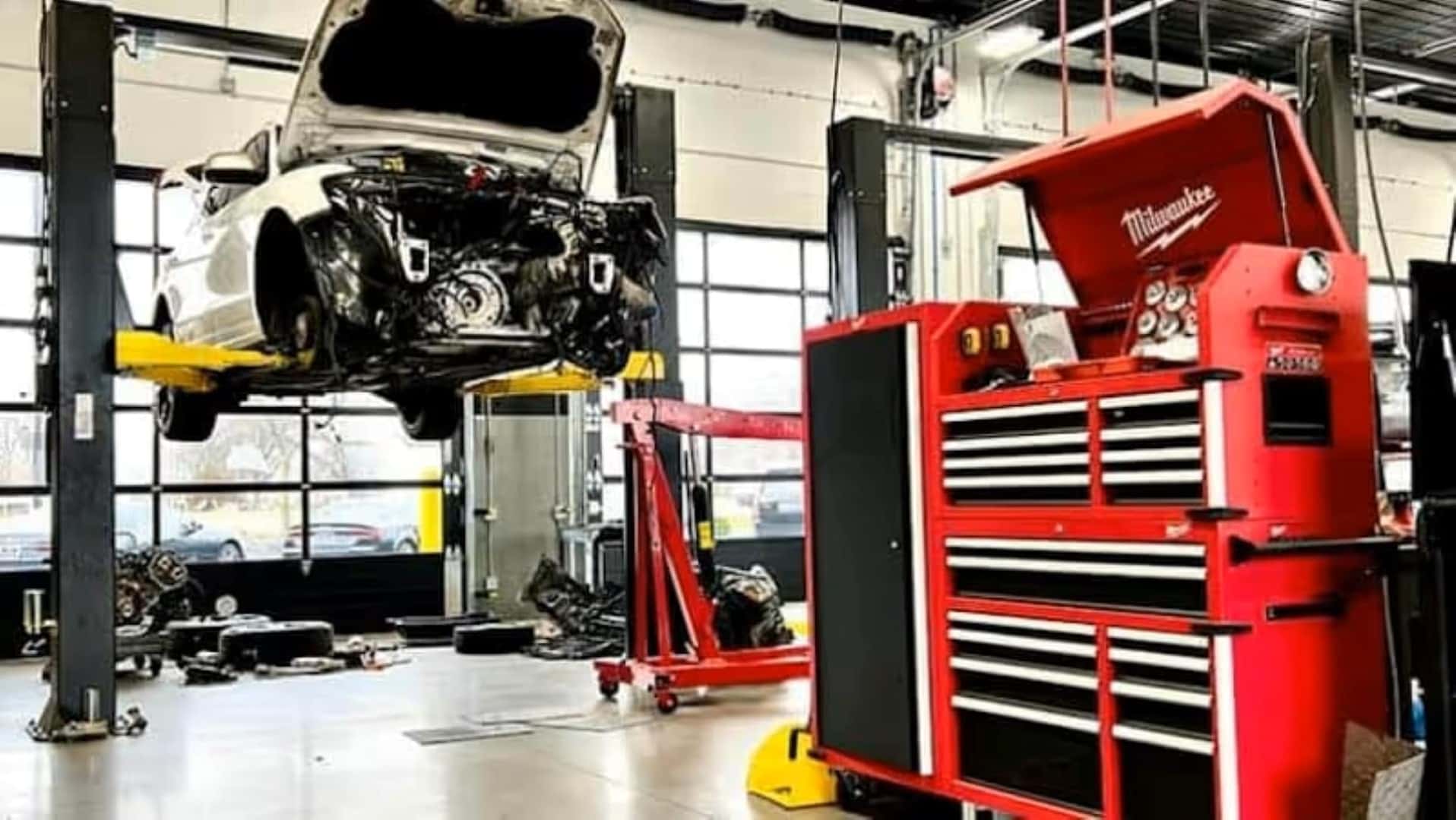 The Professional Insides Of The Service Department Work Garage