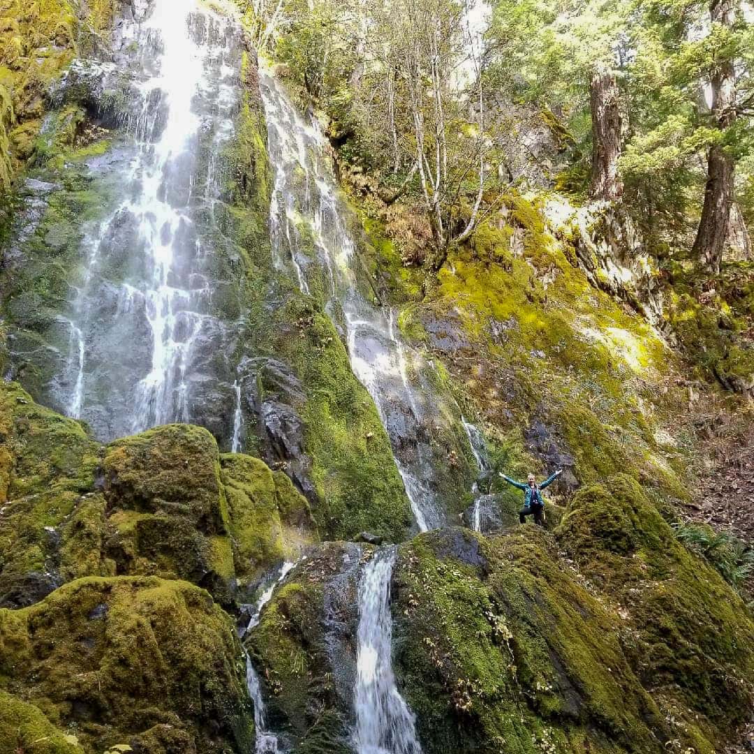Hike Oregon at Moon Falls