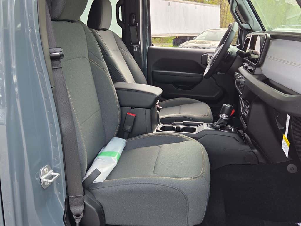 2026 Jeep Gladiator Interior