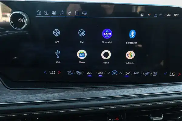 2025 chevrolet tahoe heads up display