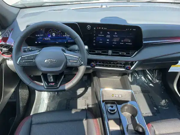 2025 equinox interior dashboard