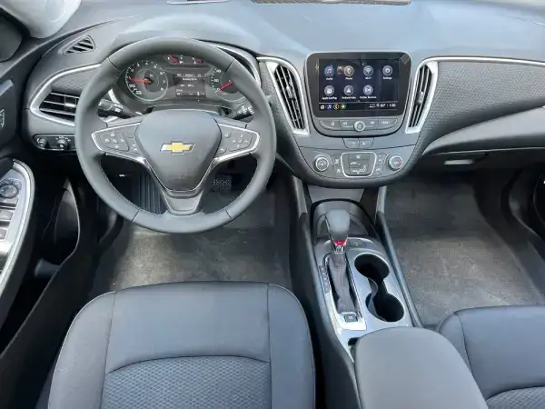 2025 chevy malibu dashboard