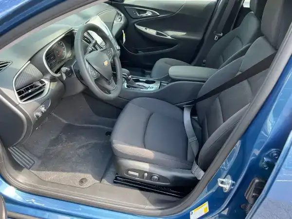 2025 chevy malibu interior