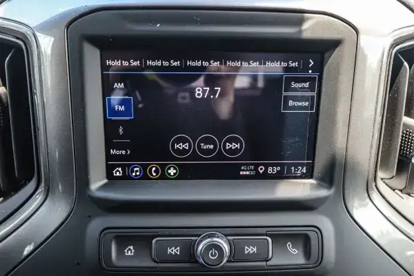 2025 silverado dash