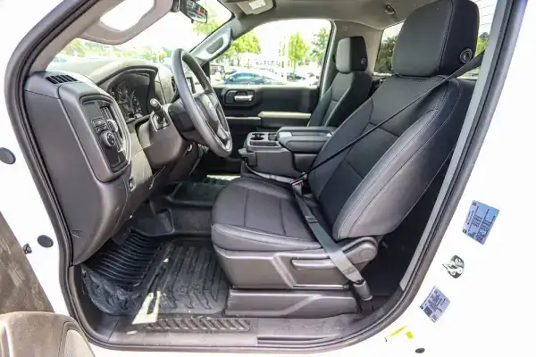 2025 silverado 1500 interior front seats