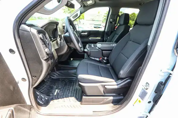 2025 silverado hd interior