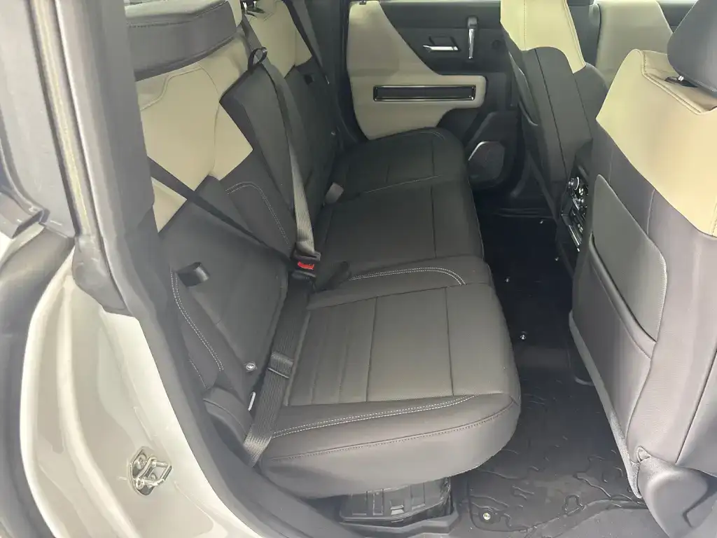 2026 GMC Hummer EV Pickup Interior