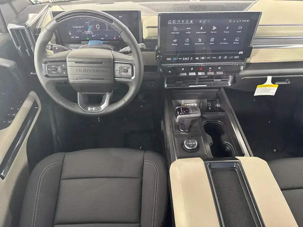 2026 GMC Hummer EV Pickup Technology