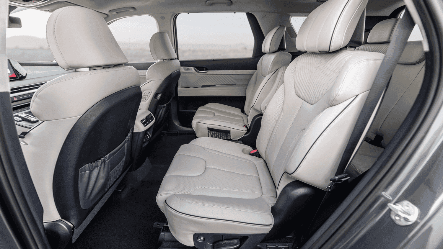 Second-row captain’s chairs in the 2025 Hyundai Palisade, offering spacious comfort for road trips around Athens, GA.