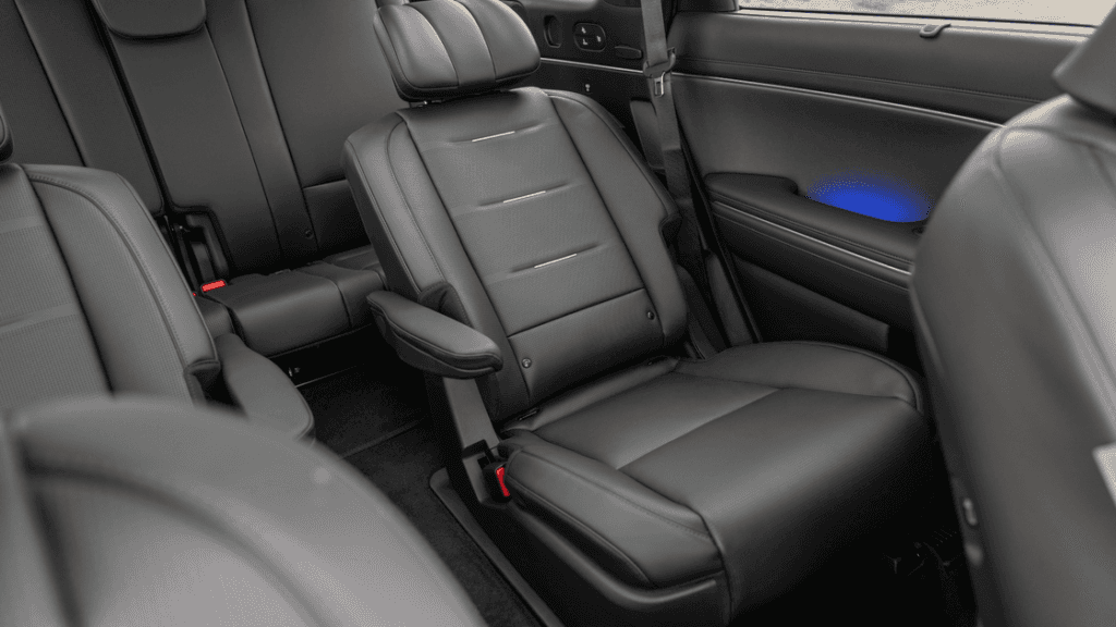 2026 Hyundai Palisade second-row captain’s chairs with leather seating and ambient lighting.