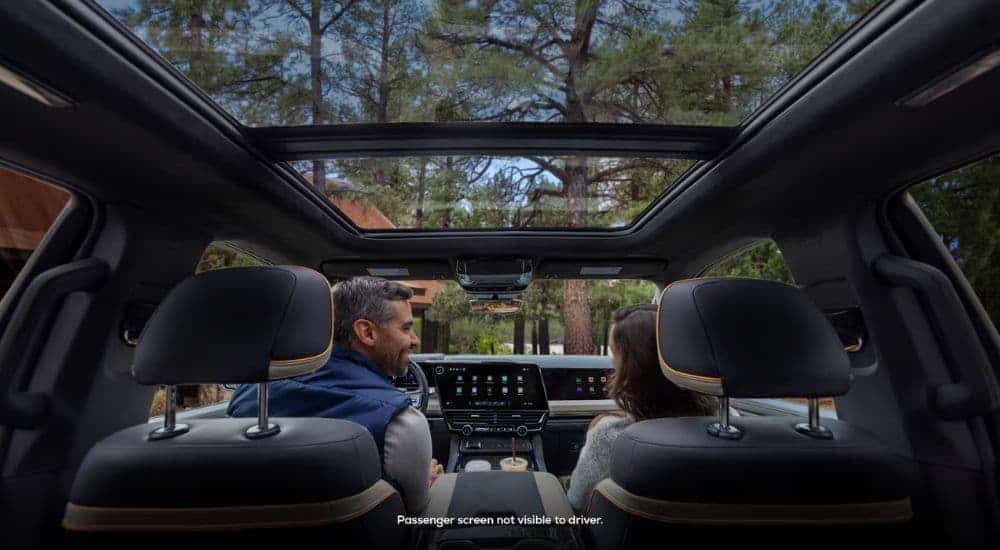 Black interior and moonroof in a 2027 Chevy Silverado 1500 .