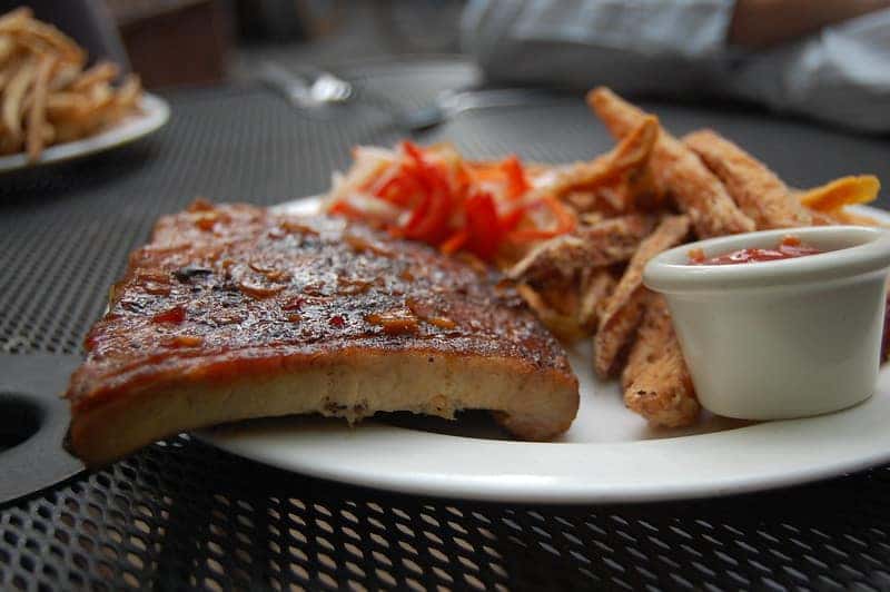 plate of bbq ribs