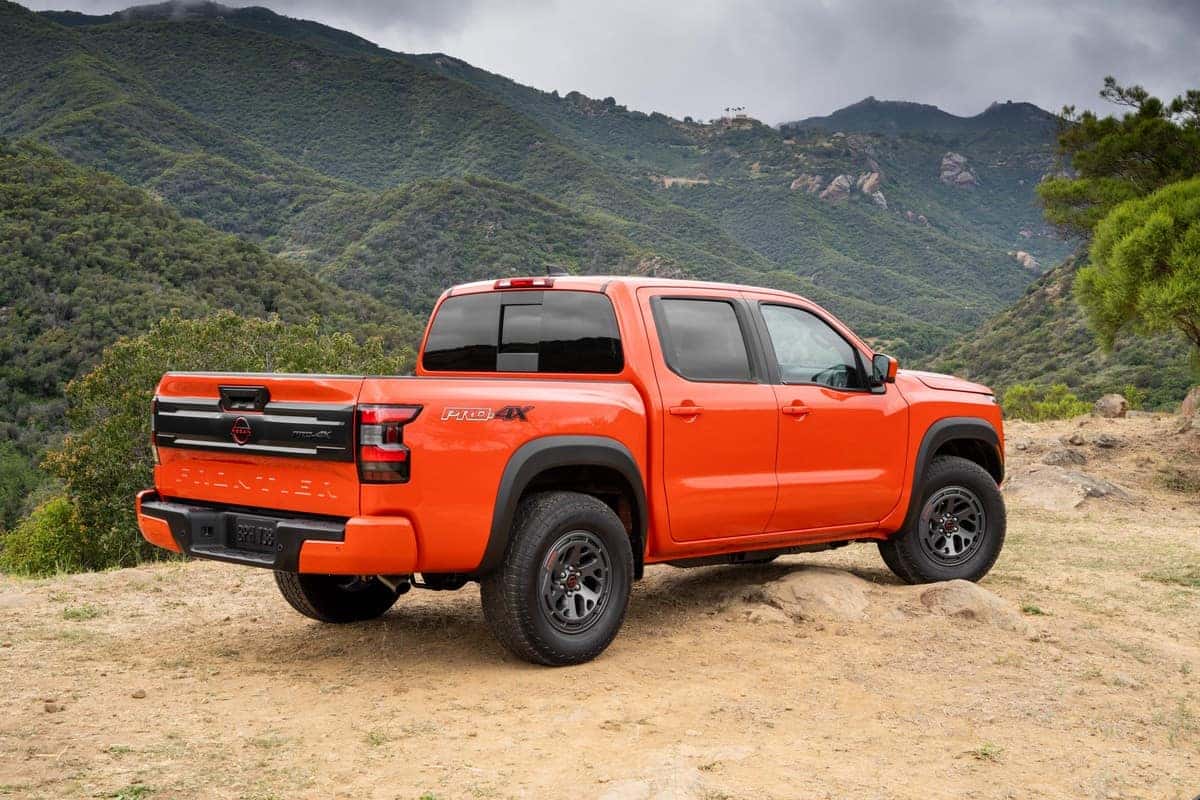 2025 Nissan Frontier midsize pickup truck exterior