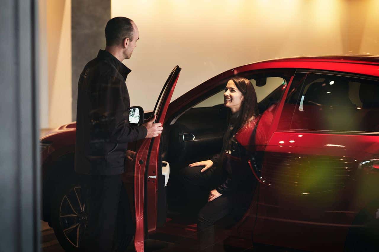 Mazda_Dealership_Lounge_Customer