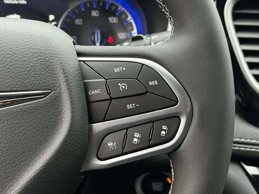Chrysler SafetyTec™ Features