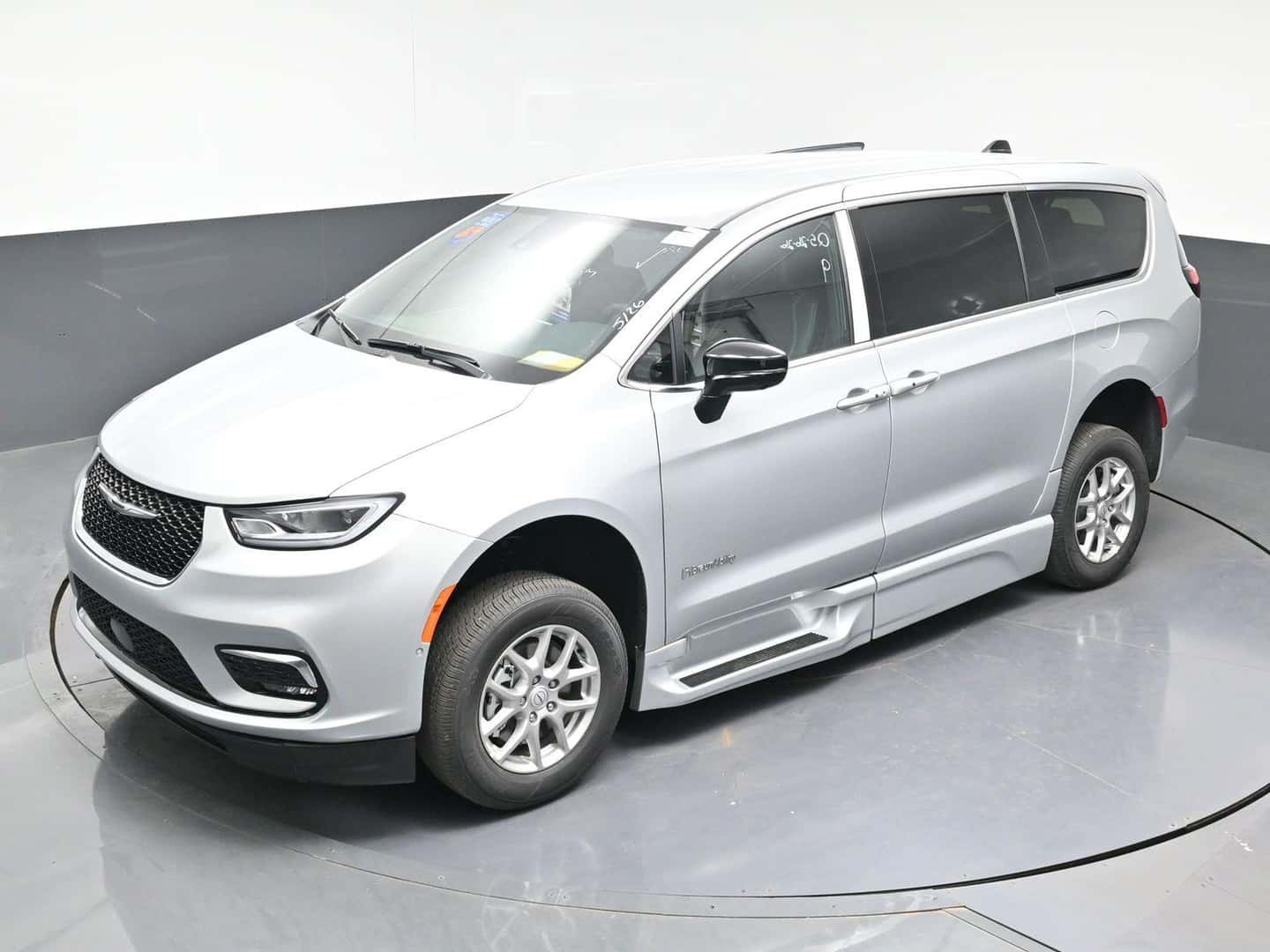 Choose the 2026 Chrysler Pacifica Wheelchair Accessible Van