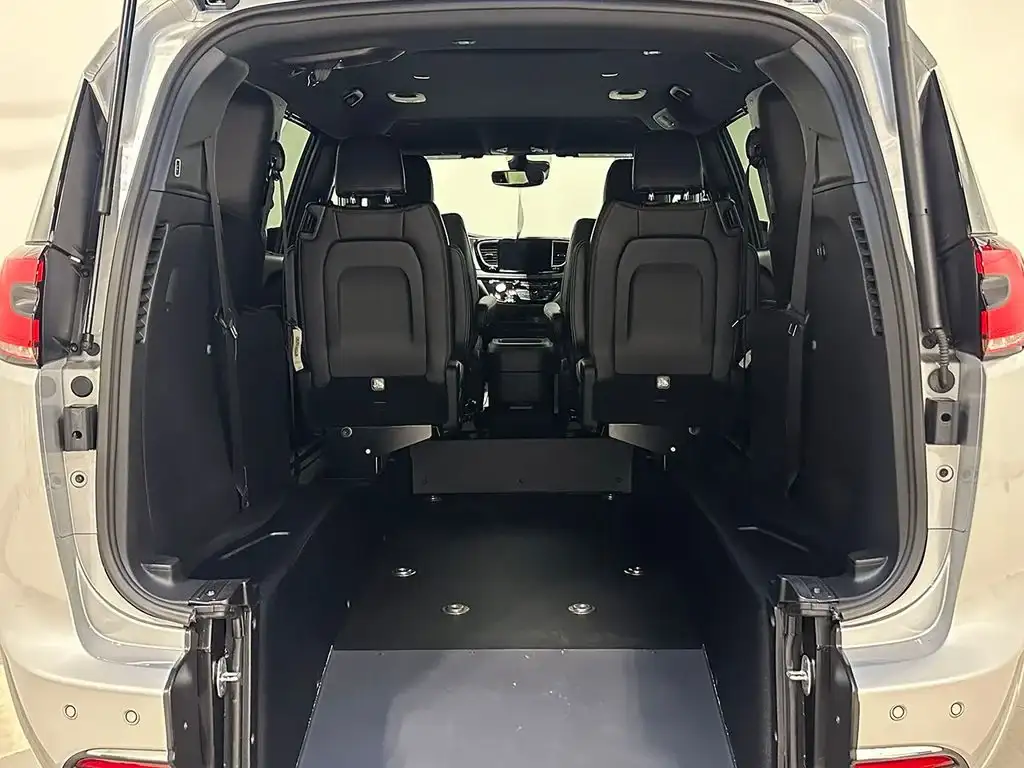 2026 Chrysler Pacifica Select Wheelchair Accessible Van interior