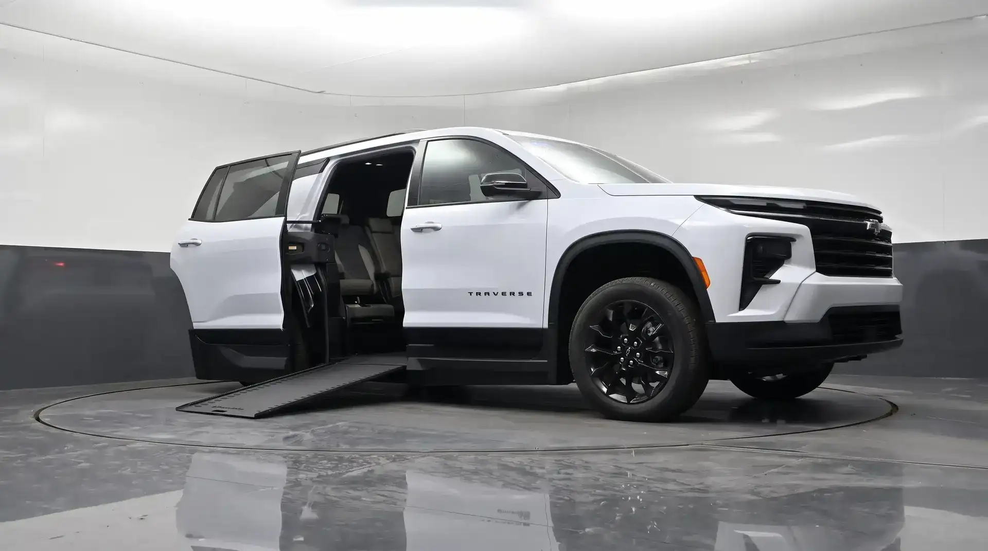 2026 Chevrolet Traverse BraunAbility Side-Entry Power In-Floor Ramp