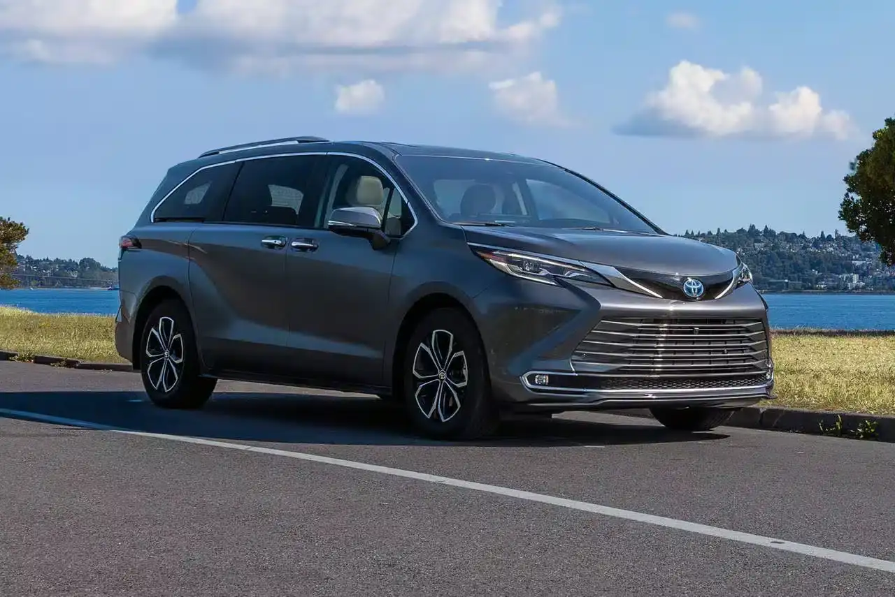 Traditional Minivan Without Mobility Equipment