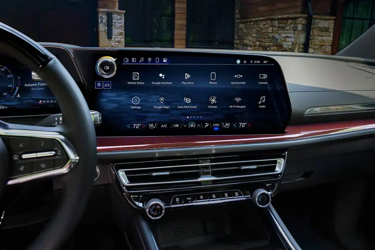 2026 Chevrolet Traverse Touchscreen Technology and Mobility Conversion Controls