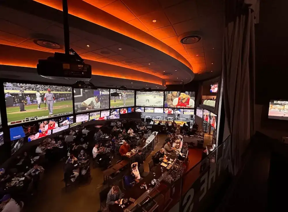 Tom's Watch Bar