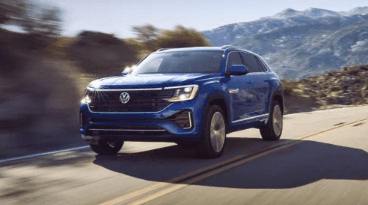 2026 Volkswagen Atlas Cross Sport running on strêt