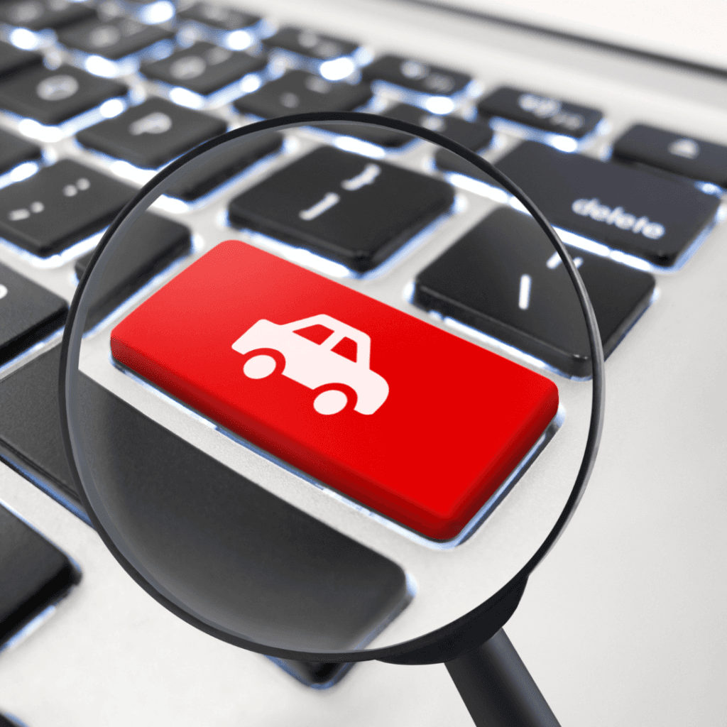 car searching online with a magnifier