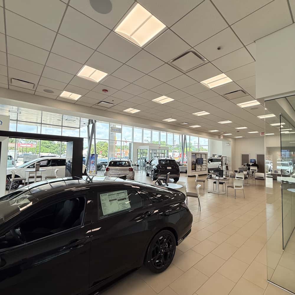 Castle Hyundai of Oak Lawn Showroom with vehicles