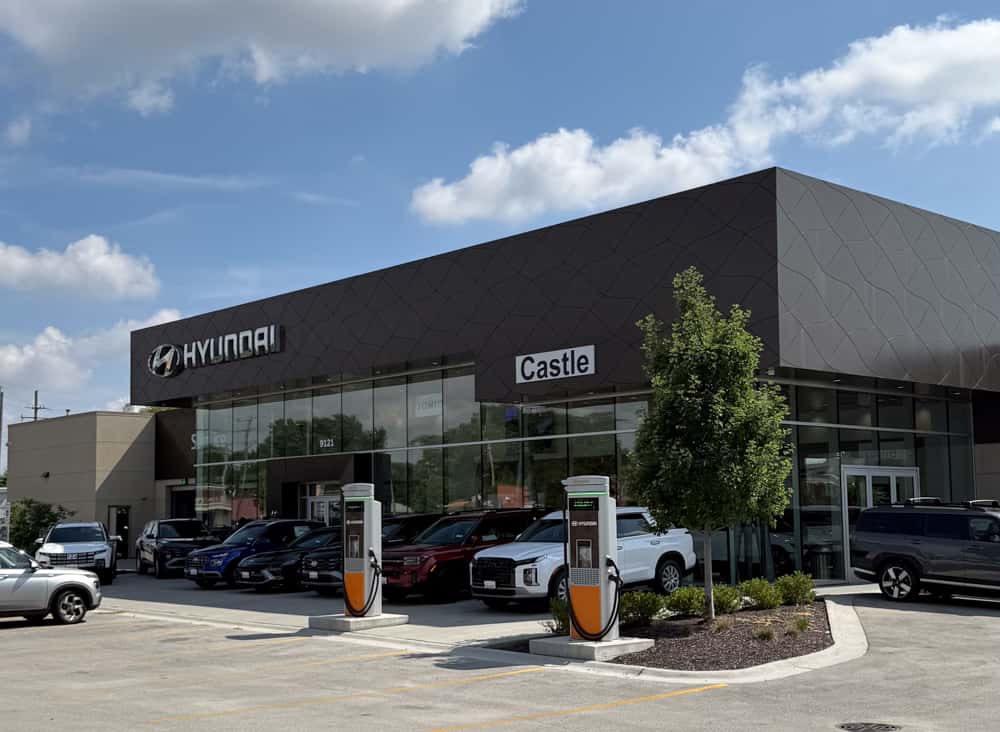 Castle Hyundai of Oak Lawn showroom exterior