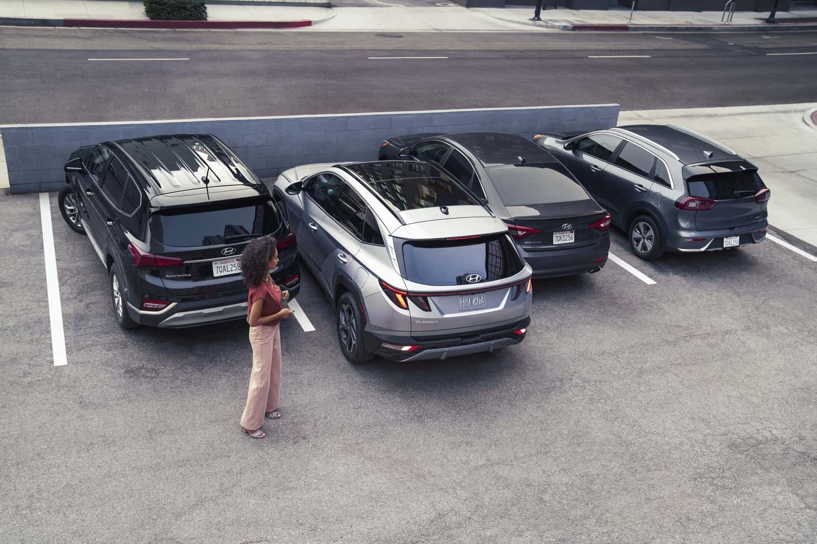 Hyundai Tucson Reversing Out of Parking Spot