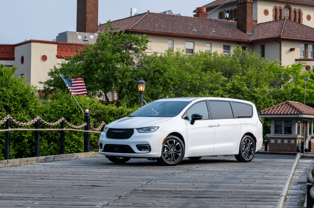 2026 Chrysler Pacifica 100th Anniversary Edition 
