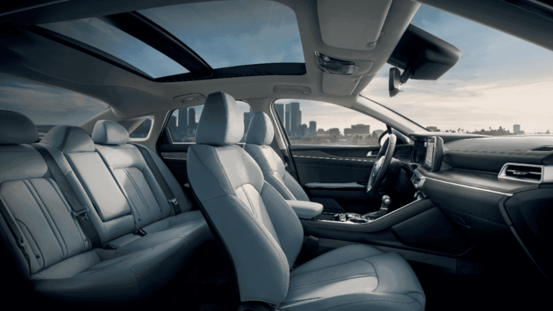 K5 interior with panoramic sunroof and light leather seating