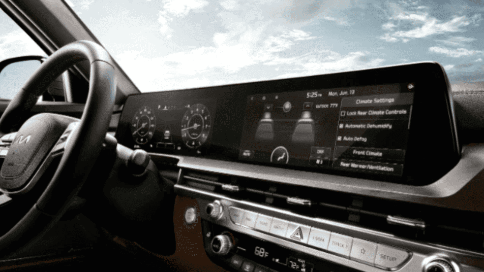 Close-up of 2024 Kia Telluride digital cluster and climate display