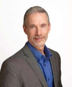 Dennis Zee