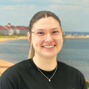 Elise DeMaster 