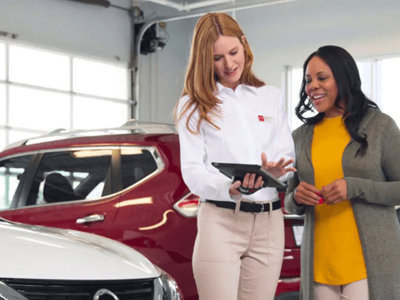 Certified Pre-Owned Nissan shopping experience at DeFOUW Nissan