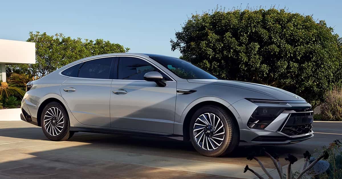What-Makes-The-2025-Hyundai-Sonata-Hybrid-Stand-Out-Among-Its-Competition-Post