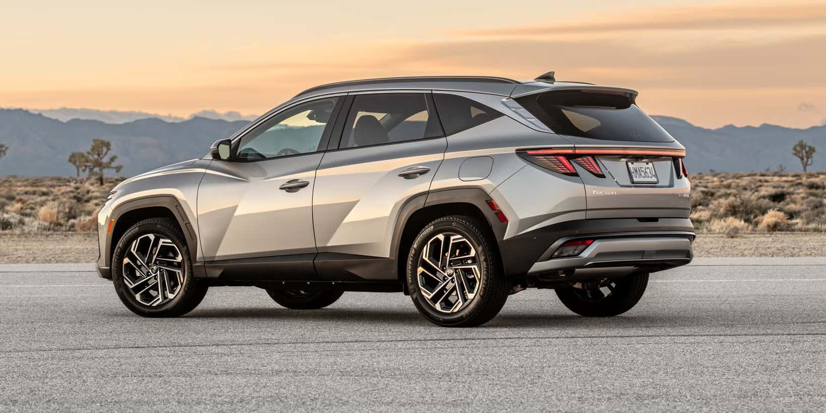 Comparing the 2026 Hyundai Tucson Gas and Hybrid Models: Key Features and Benefits