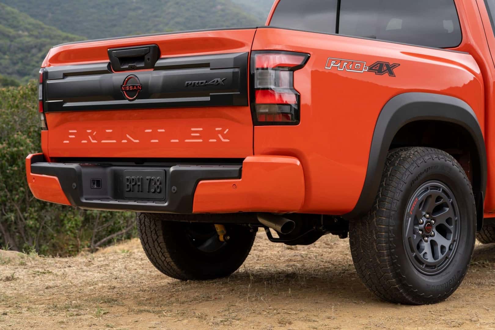 The Back Exterior The Highly Rated 2025 Nissan Frontier