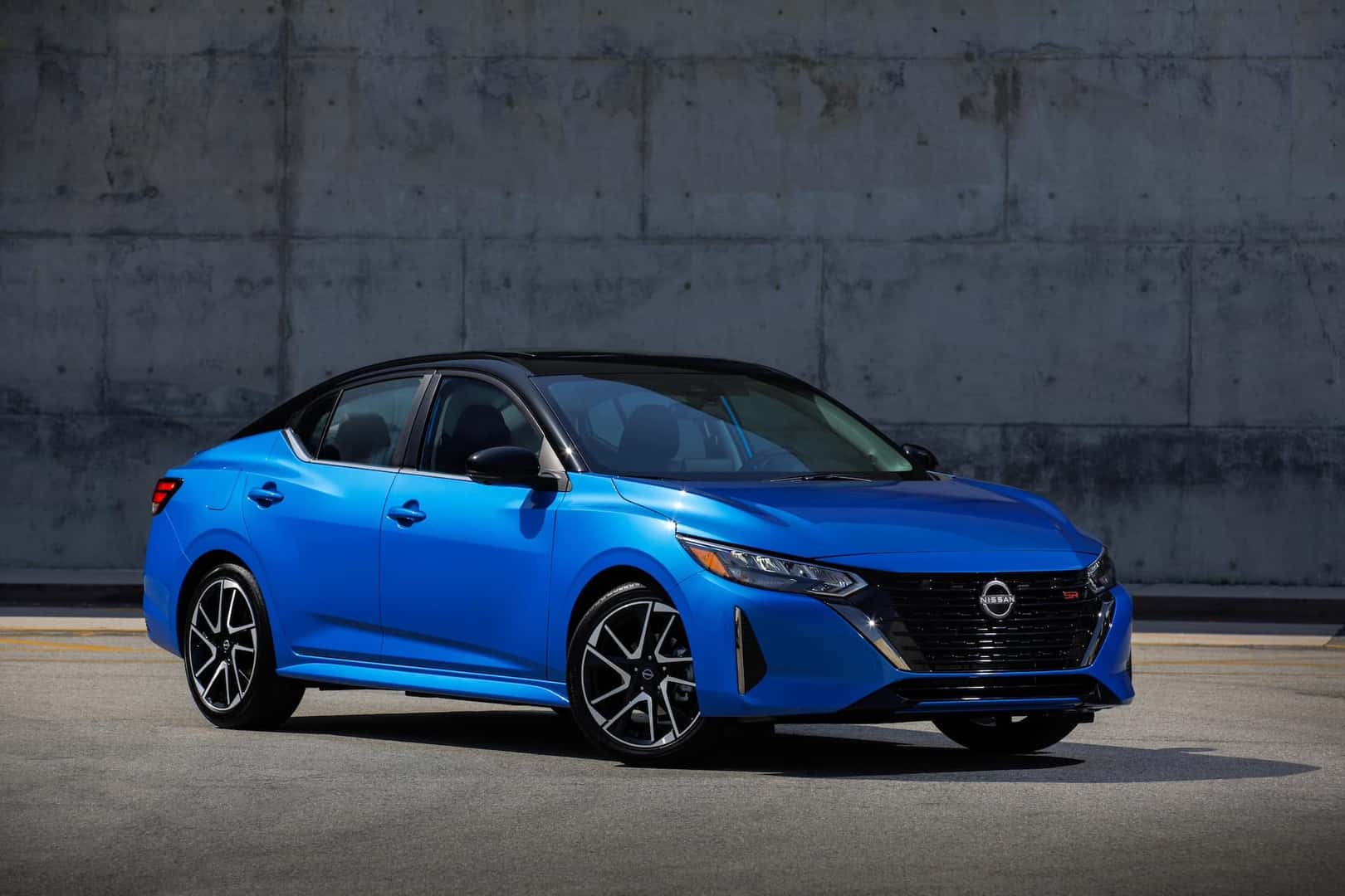 2024 Nissan Sentra Two-tone Electric Blue Metallic/Super Black