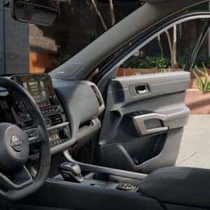 2025 nissan Pathfinder View Front Cabin with Upscale Interior