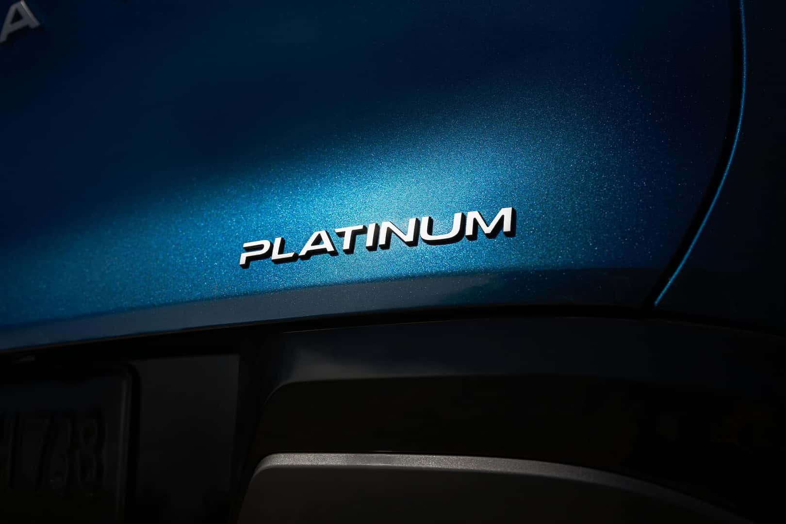 2025 Nissan Murano Platinum badge