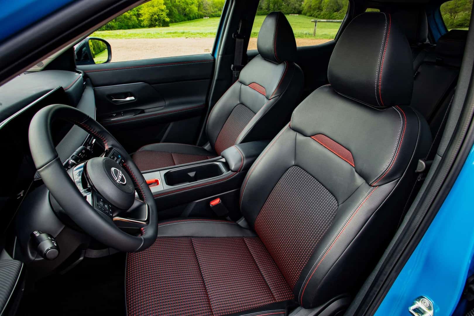 2025 Nissan Kicks Front Seats