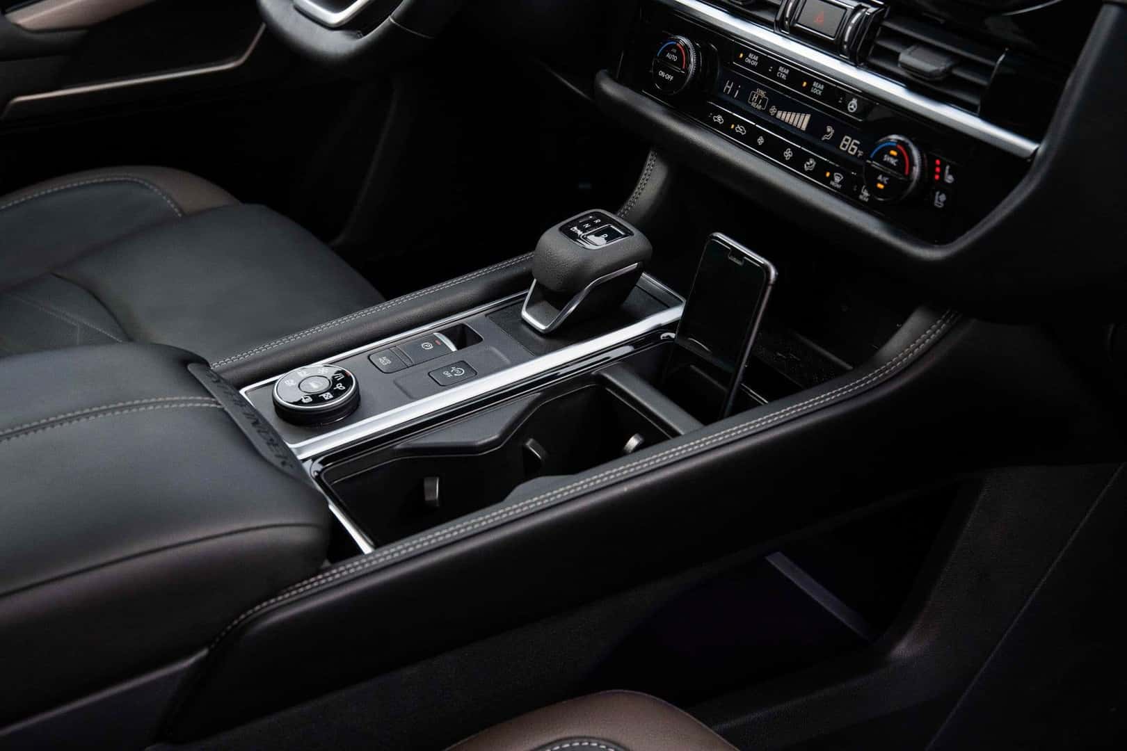 2023 Nissan Pathfinder Cupholders