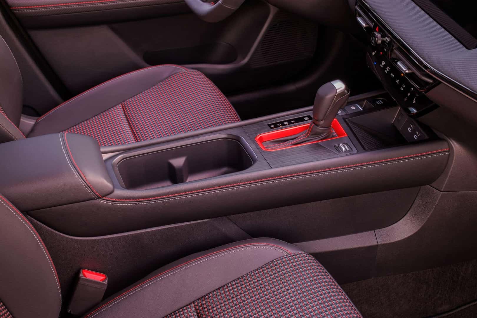 2025 Nissan Kicks Cupholders