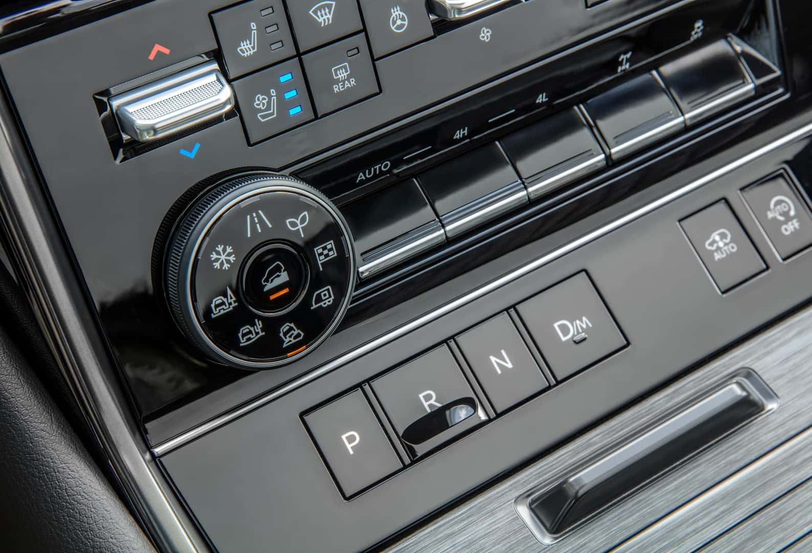 2025 Nissan Armada PRO-4X center console